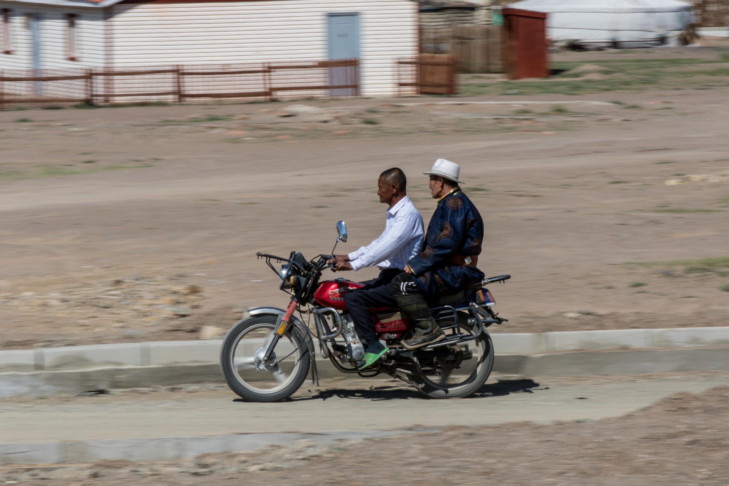 Khar Us Lake Duniart Photography and Blog by Toine IJsseldijk